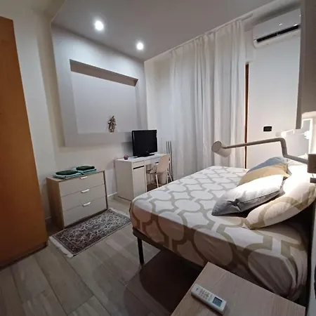 Gardenia Free Parking 3* バーリ
